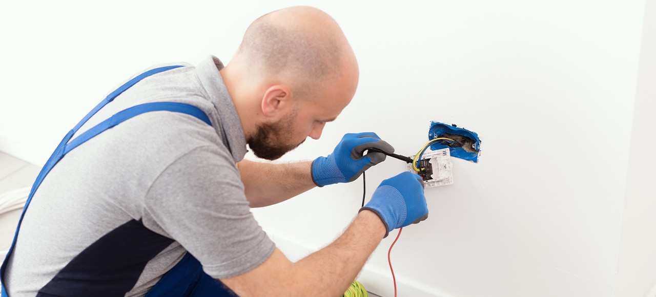 Electricians In Michigan And Florida